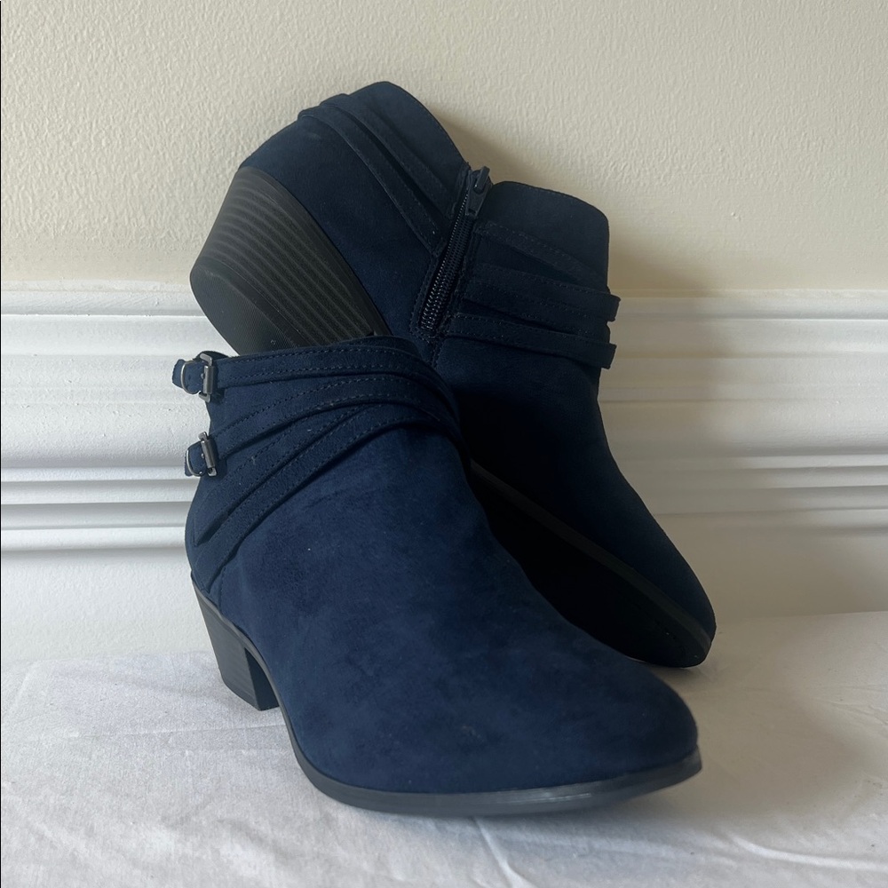 Style & Co. Navy Ankle Booties D102